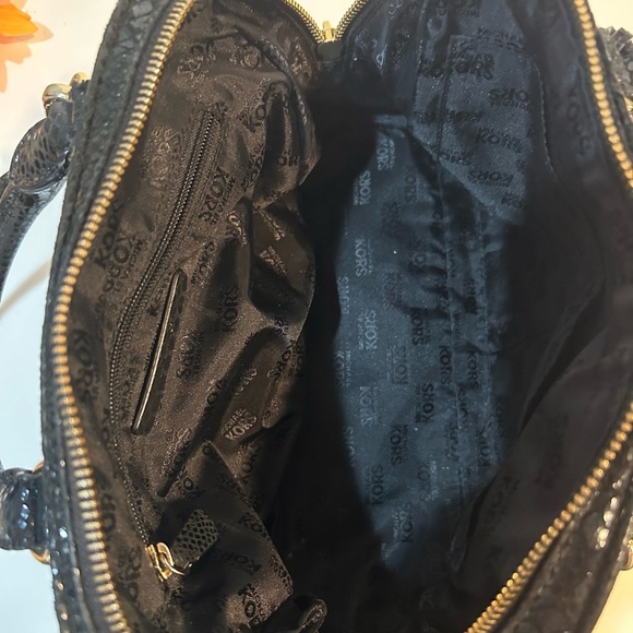 Michael Kors Black Snakeskin Croc Embossed Bag with Gold Details - Picture 6 of 10